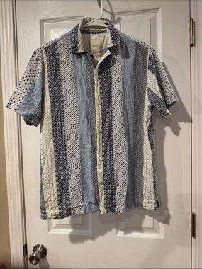 Common People linen blend button up size small